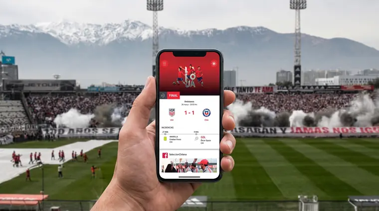 La app de La Roja en un estadio